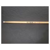 VIC FIRTH Drumstick (only one)