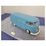M2 Machines 1960 VW Delivery Van Die-Cast