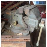 LARGE BLACKHAWK BENCH VISE