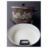 VTG ENAMELWARE COOKER AND FRYING PAN
