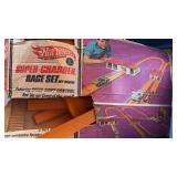 HOT WHEELS SUOER CHASER RACE ACCESSORIES