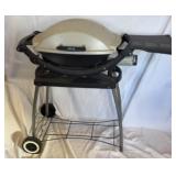 WEBER PORTABLE LP GAS GRILL W/STAND