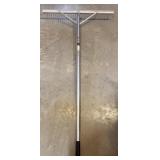 LONG HANDLED RIGID ALUM. RAKE