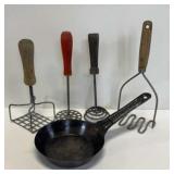VTG KITCHEN UTENSILS-SMALL FRYING PAN