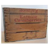 CRANBERRY WIODEN BOX WITH LID