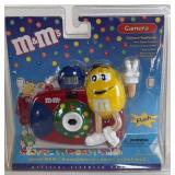 M and M's FLASH CAMERA 35 MM