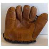 JOE MEDWICK KID'S LEFTHANDED GLOVE