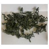 LOT OF PLASTIC ARMY MEN