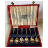 1953 CORONATION  BRAVINGTONS TEA SPOONS