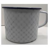 LARGE GRANITEWARE CHICKEN WIRE MUG/HANDLED POT