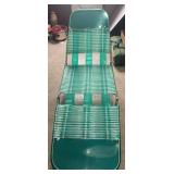 VTG VINYL  LAWN CHAIR-NEVER USED