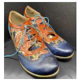 LADIES SHOES-OXFORD CRAZY CATZ?