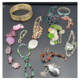 ASSORTMENT OF BRACELETS AND NECKLACES