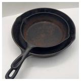 2-CAST ON SKILLETS ONE LODGE-ONE NUMBER FIVE