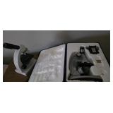 2 Micrascopes