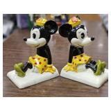 Awesome Minnie Mouse Book Ends