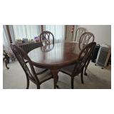 Beautiful Dining Set with 6 Chairs & Leaves