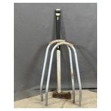 Axe & Ladder Standoffs