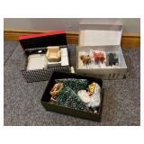 Dollhouse Furniture & Decor
