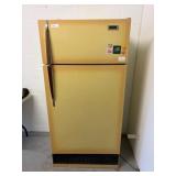 Coldspot Harvest Gold Refrigerator
