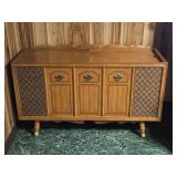 Wow! MCM RCA Victrola Console Stereo. Beautiful