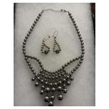 vintage silver-tone metal ball bead bib necklace