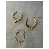 14KT Earrings One pair and one single