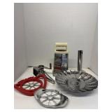 Kitchen Grater Apple Corer Strainer