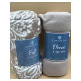 2 Comfort Bay fleece throws