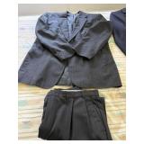 Menï¿½s Suit Pant size 40 30 and Blazer approx 40