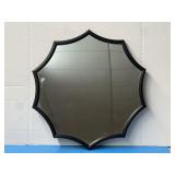 Kate & Laurel, Scalloped Round Framed Accent