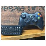 Xbox 360 controller with keypad attachment