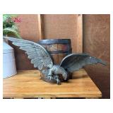 26ï¿½ cast Eagle wall hanger