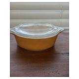 Pyrex model 471 1 pint lidded casserole dish