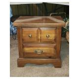 22.5x22' Broyhill traditional wooden nightstand