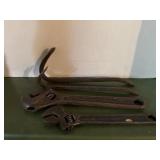 Crowbars adjustable Wrenches
