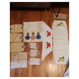 Adorable floral doilie lot