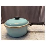 Vintage Club Aluminum Turquoise Pot with Lid