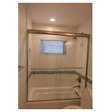 Shower / Tub Enclosure
