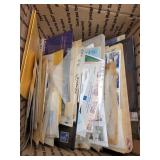 British Commonwealths Stamps Mint (mostly NH) in g