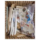 Worldwide Stamps Thousands of stamps, loose, in gl