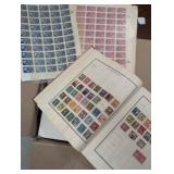 US Stamps in mix of items including a few hundred