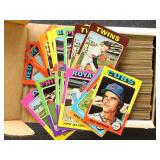 1975 Topps Baseball Cards, 300+ mostly commons in