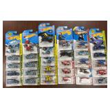 Hot Wheels 35 New in Box with duplication, 2000s e