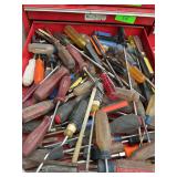 Contents of drawer in toolbox