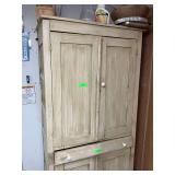 Pantry cabinet