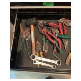 Contents of drawer in toolbox