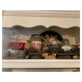 Assorted Kitchen Items