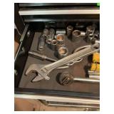 Contents of drawer in toolbox