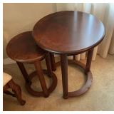 Set of nesting tables